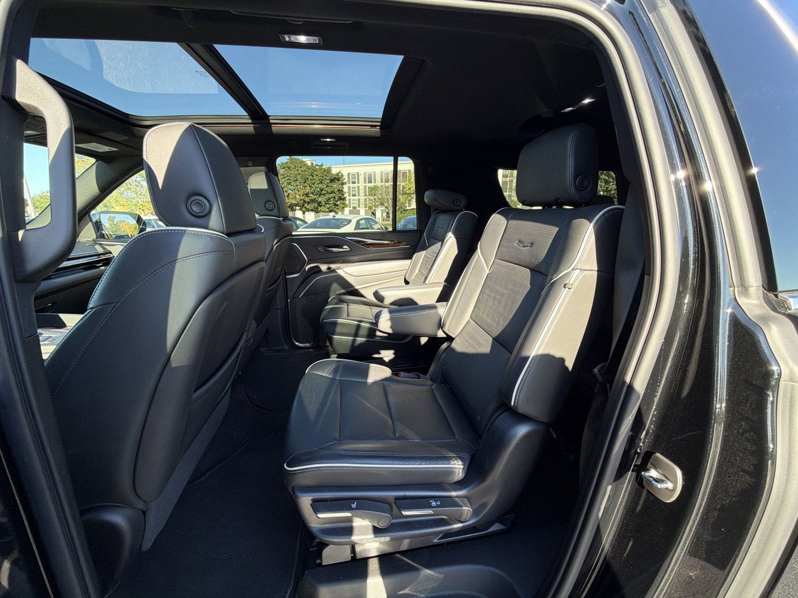 2022 Cadillac Escalade ESV Premium