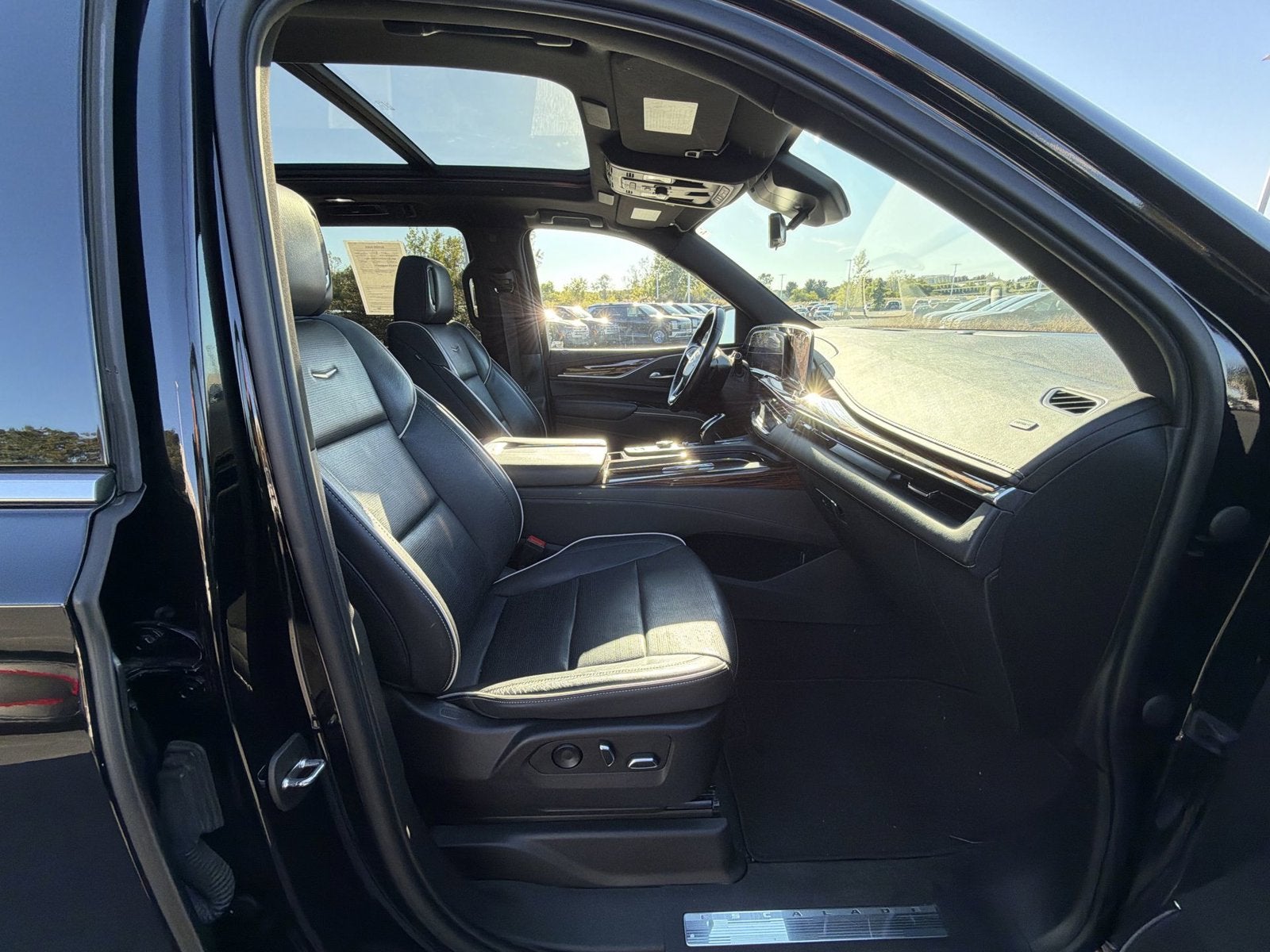 2022 Cadillac Escalade ESV Premium