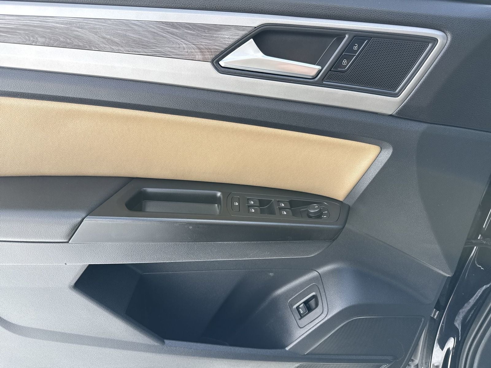 2020 Volkswagen Atlas Cross Sport 2.0T SE w/Technology 4Motion