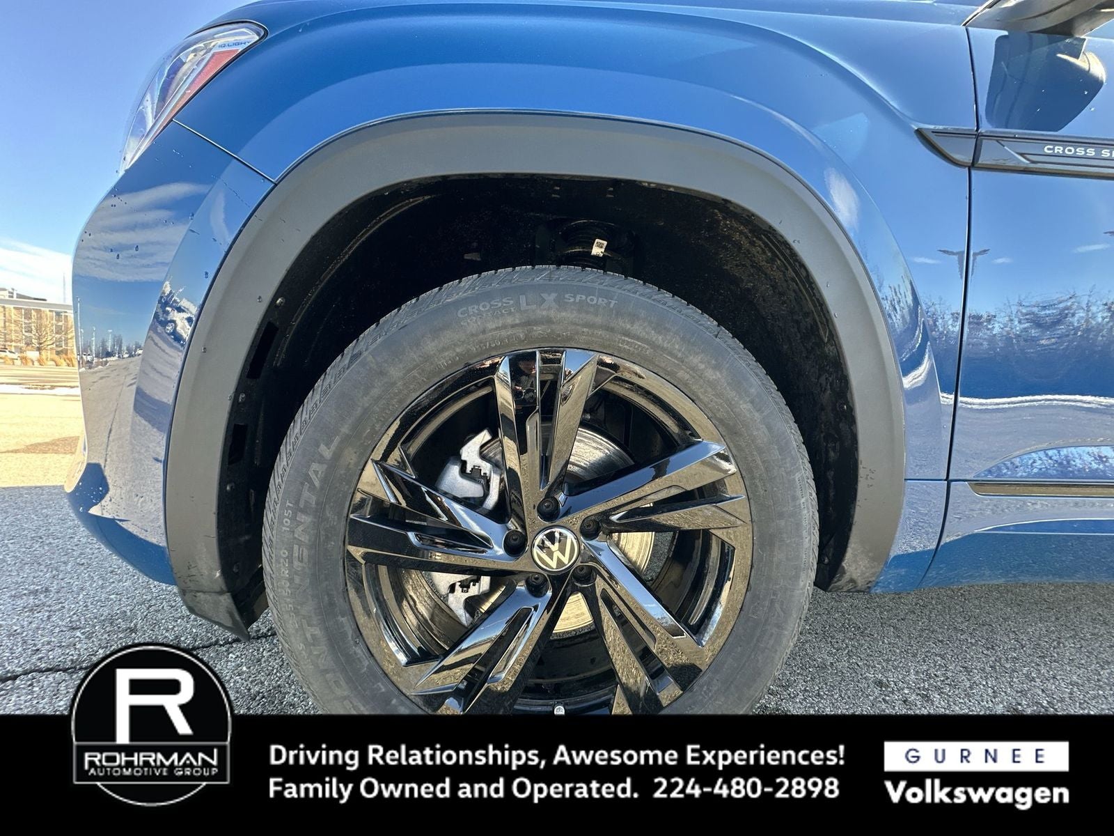 2025 Volkswagen Atlas Cross Sport 2.0T SEL R-Line Black