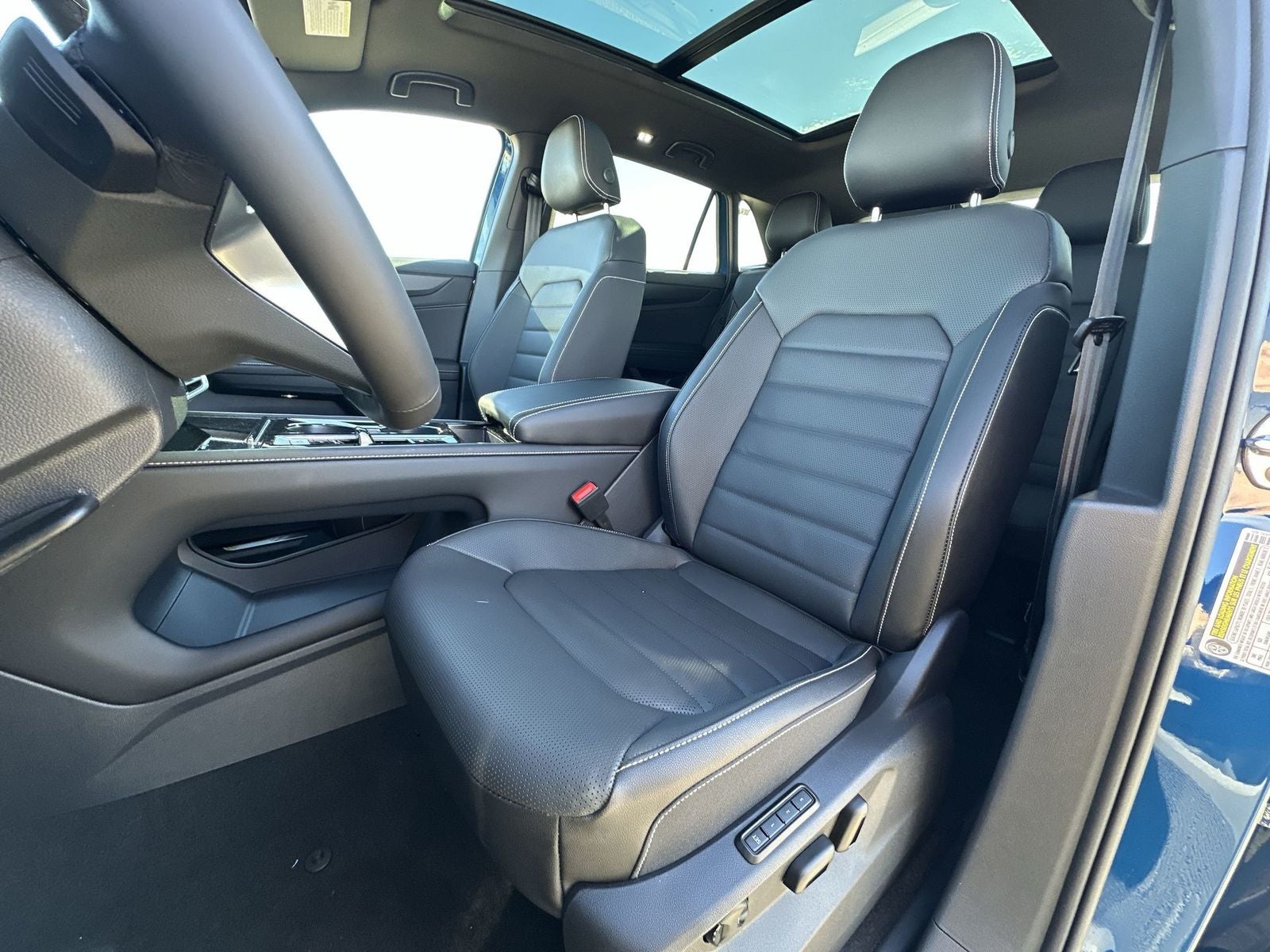 2025 Volkswagen Atlas Cross Sport 2.0T SEL R-Line Black