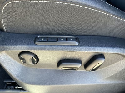 2025 Volkswagen Atlas Cross Sport 2.0T SEL R-Line Black