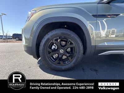 2024 Volkswagen Atlas 2.0T Peak Edition SEL