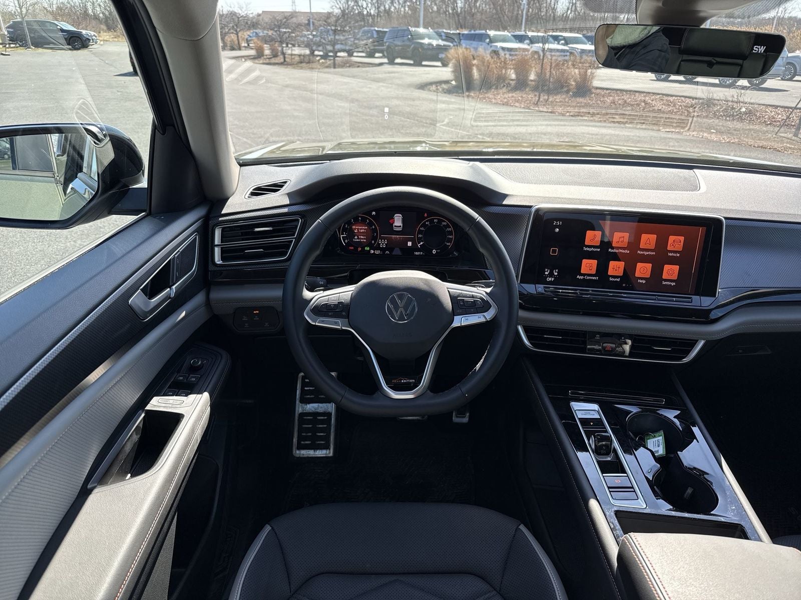 2024 Volkswagen Atlas 2.0T Peak Edition SEL