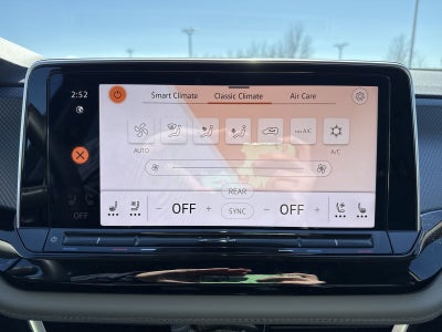 2024 Volkswagen Atlas 2.0T Peak Edition SEL