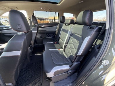 2024 Volkswagen Atlas 2.0T Peak Edition SEL