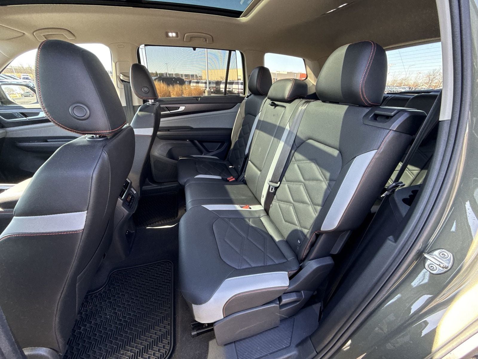 2024 Volkswagen Atlas 2.0T Peak Edition SEL