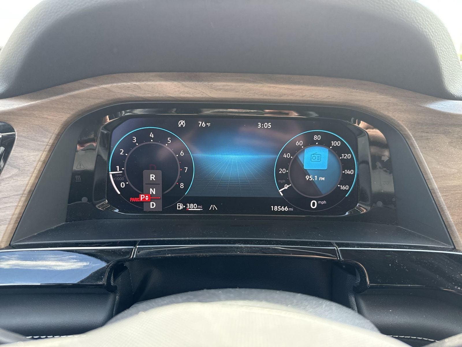 2024 Volkswagen Atlas 2.0T SE w/Technology