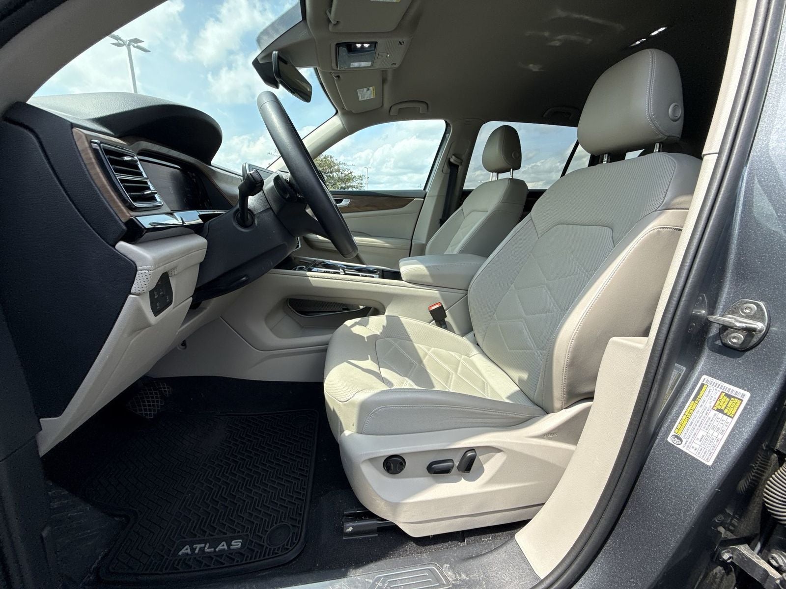2024 Volkswagen Atlas 2.0T SE w/Technology