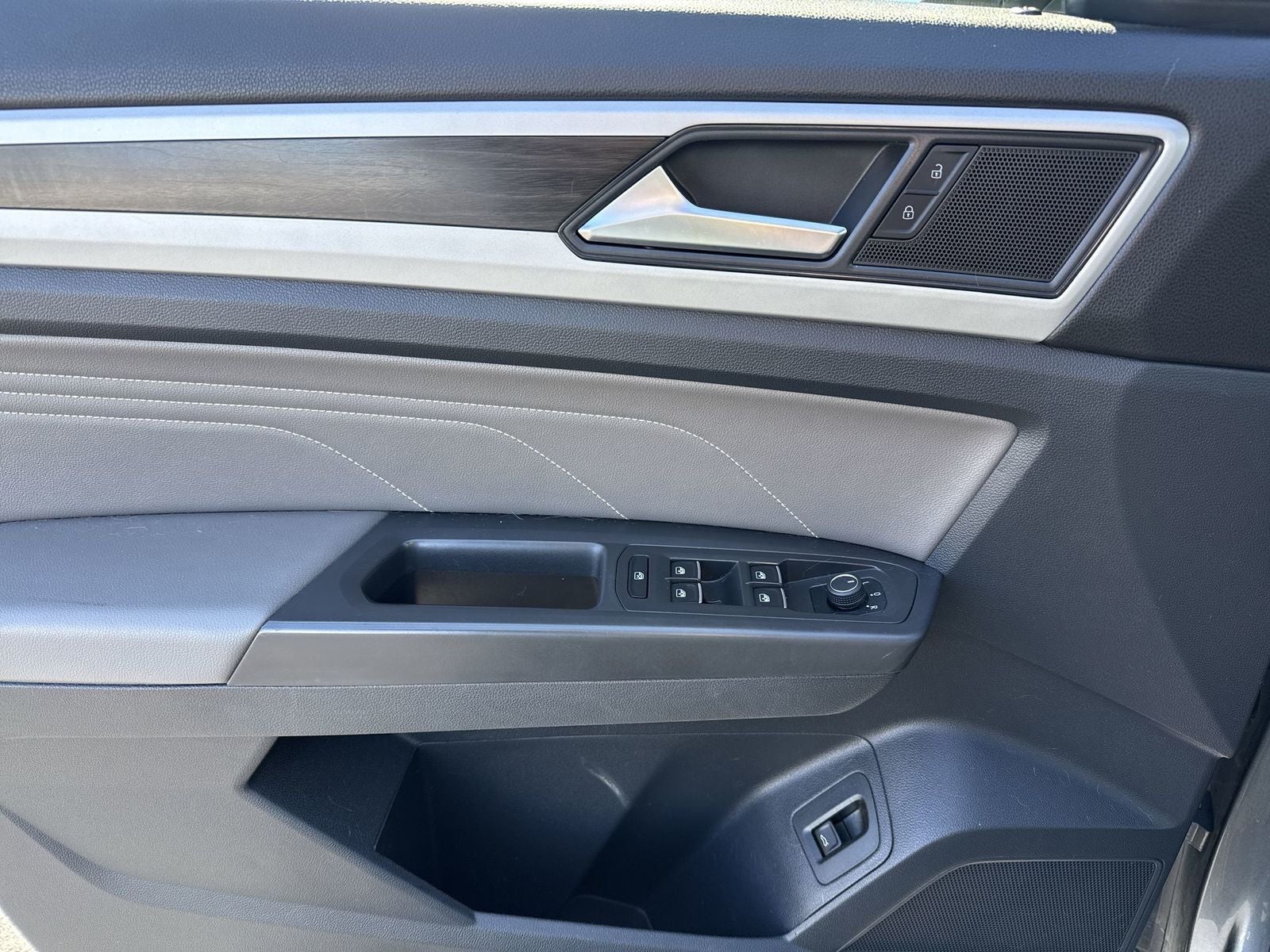 2022 Volkswagen Atlas 2.0T SE w/Technology