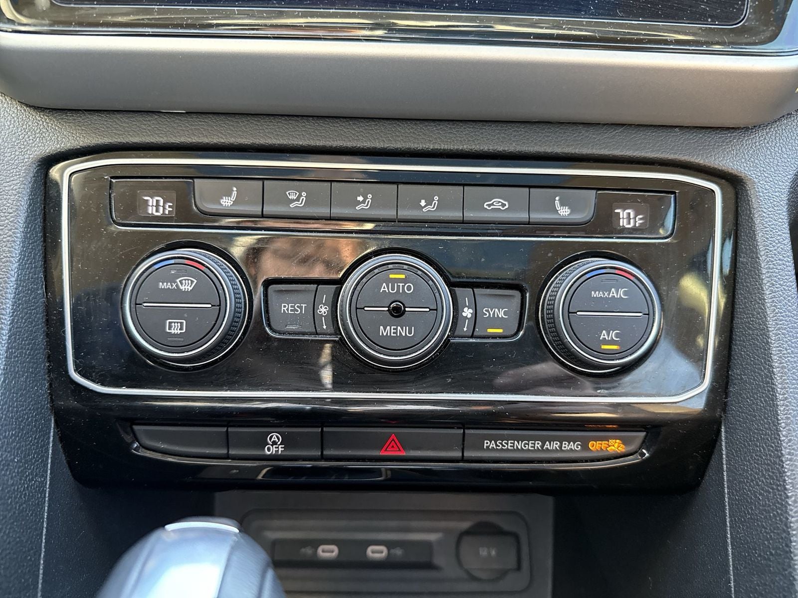 2022 Volkswagen Atlas 3.6L V6 SE w/Technology