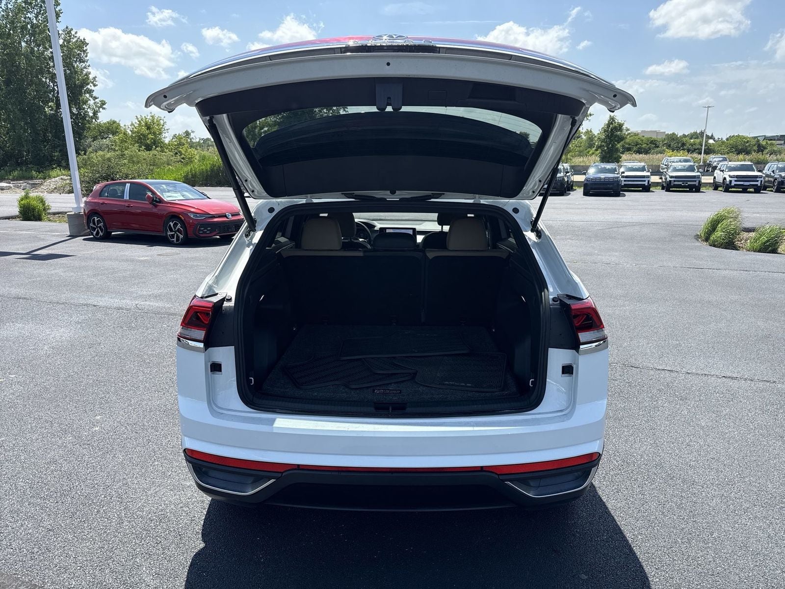 2024 Volkswagen Atlas Cross Sport 2.0T SE