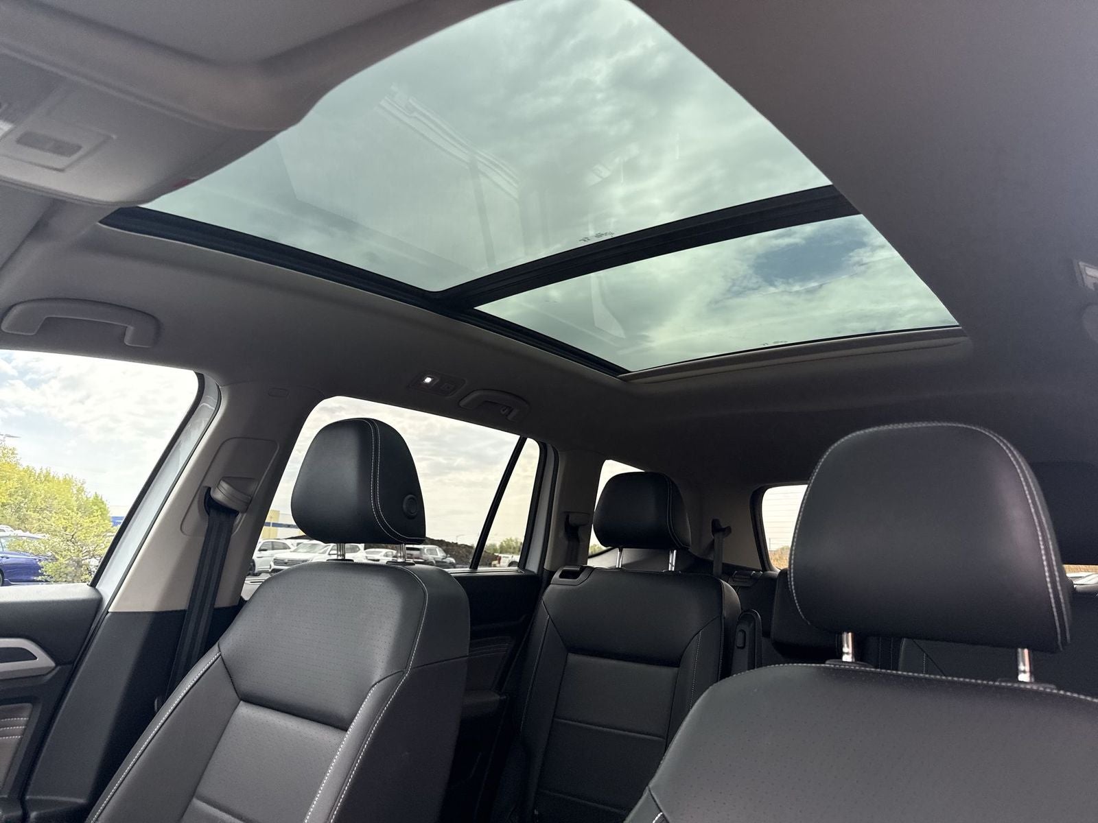 2023 Volkswagen Atlas 3.6L V6 SEL R-Line