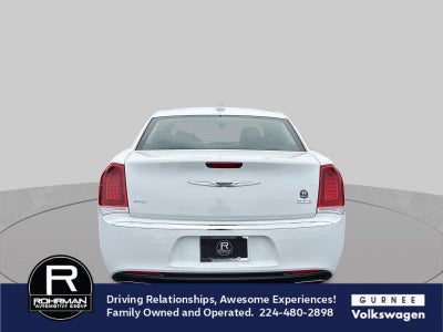 2018 Chrysler 300 Touring