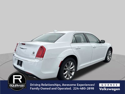 2018 Chrysler 300 Touring