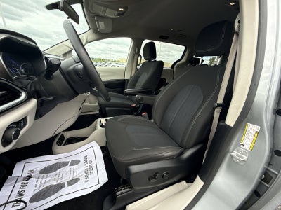 2021 Chrysler Voyager LX