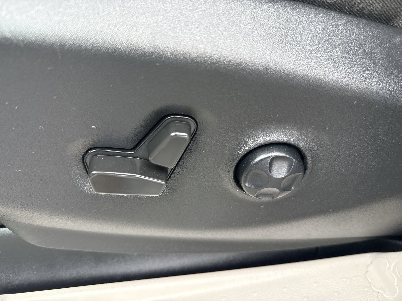 2021 Chrysler Voyager LX