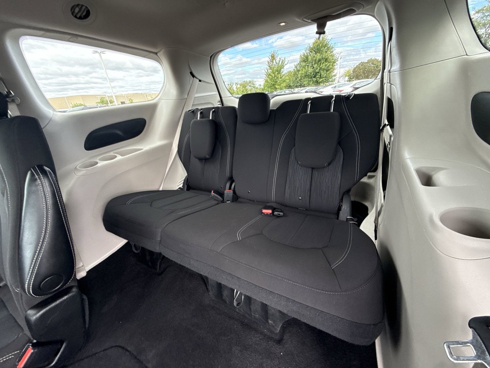2021 Chrysler Voyager LX