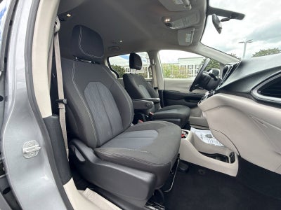 2021 Chrysler Voyager LX