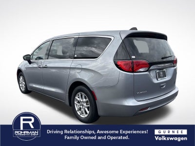 2021 Chrysler Voyager LX