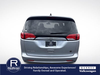 2021 Chrysler Voyager LX