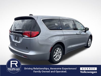 2021 Chrysler Voyager LX