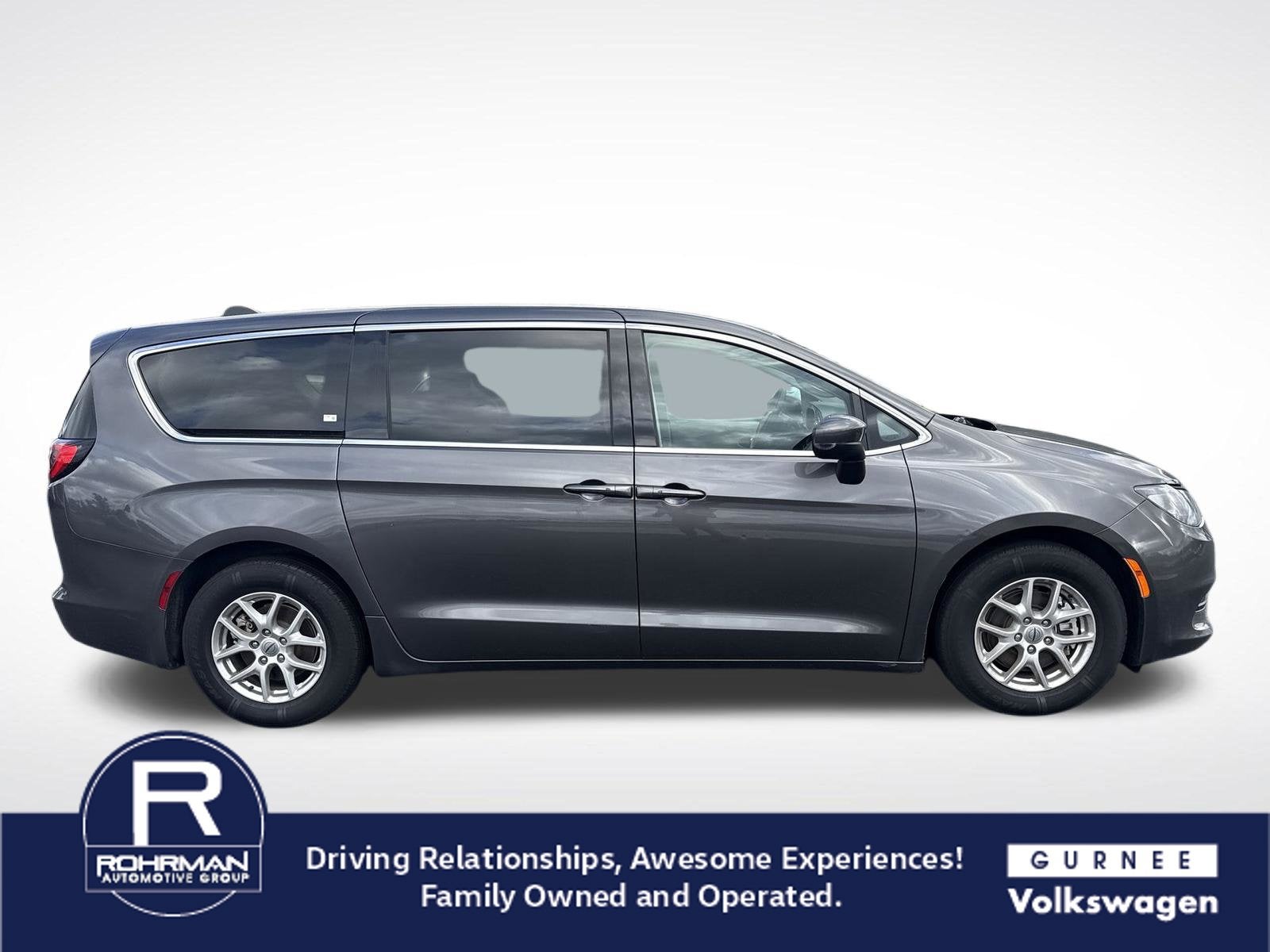 2022 Chrysler Voyager LX