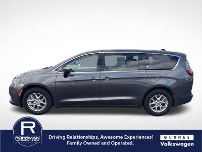 2022 Chrysler Voyager LX