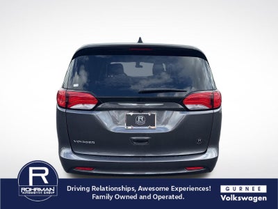 2022 Chrysler Voyager LX