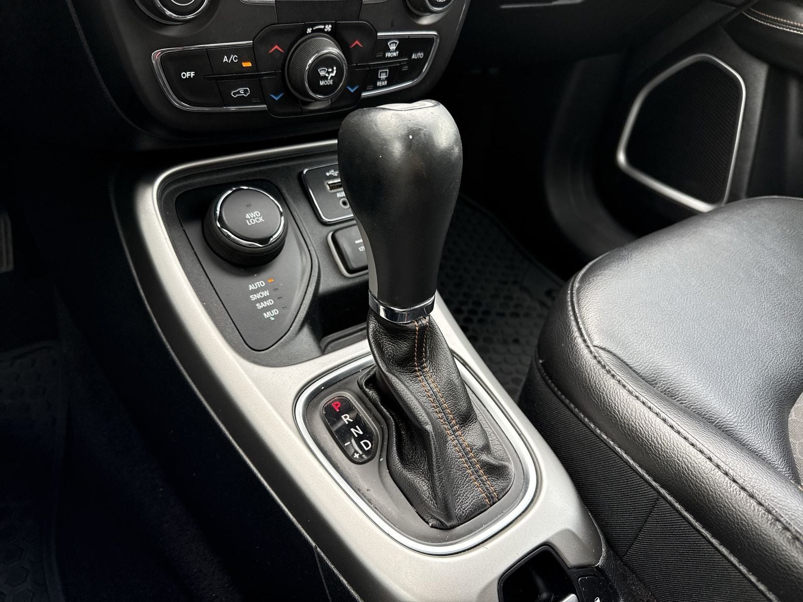 2018 Jeep Compass Latitude Popular Equipment Package