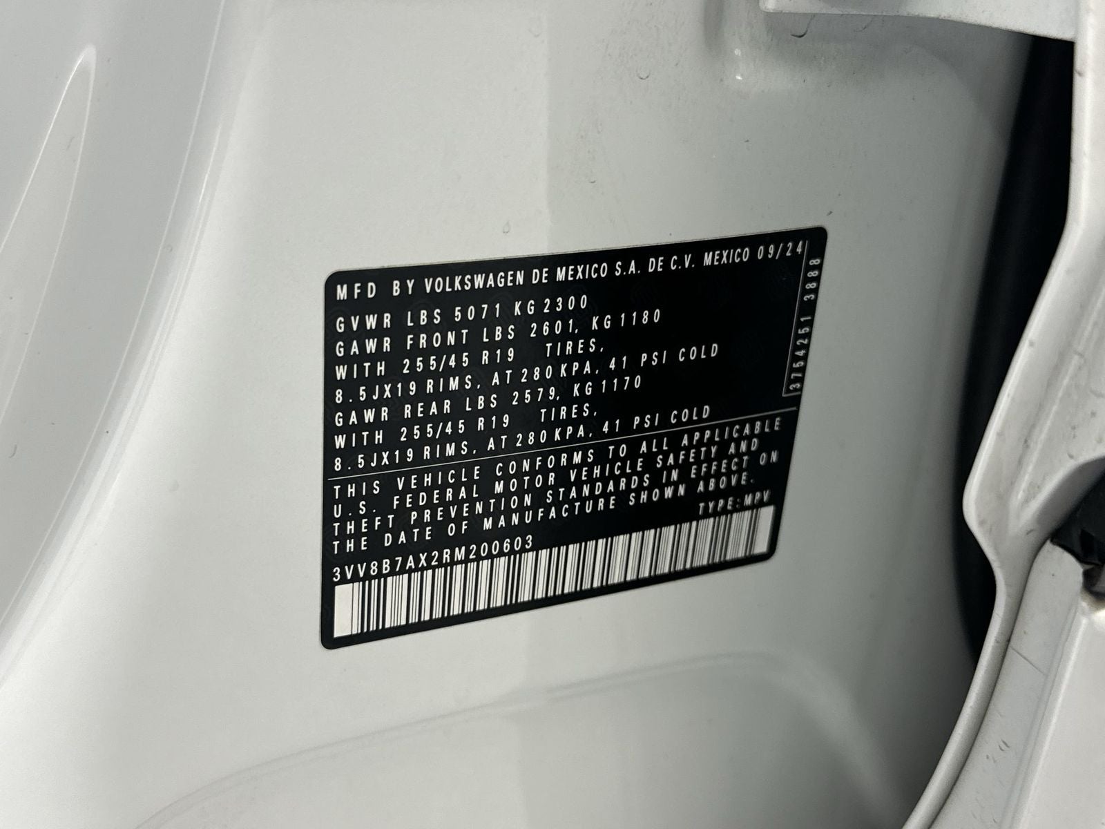 2024 Volkswagen Tiguan 2.0T SE R-Line Black