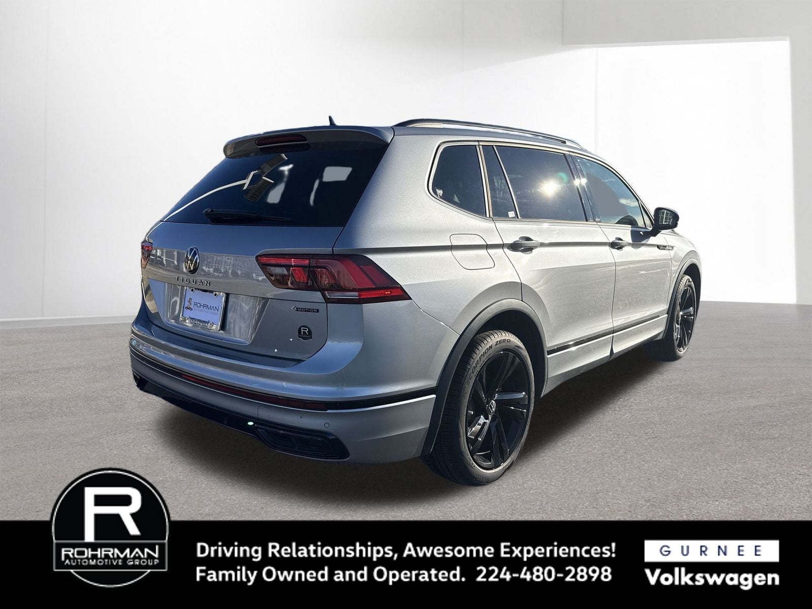 2024 Volkswagen Tiguan 2.0T SE R-Line Black
