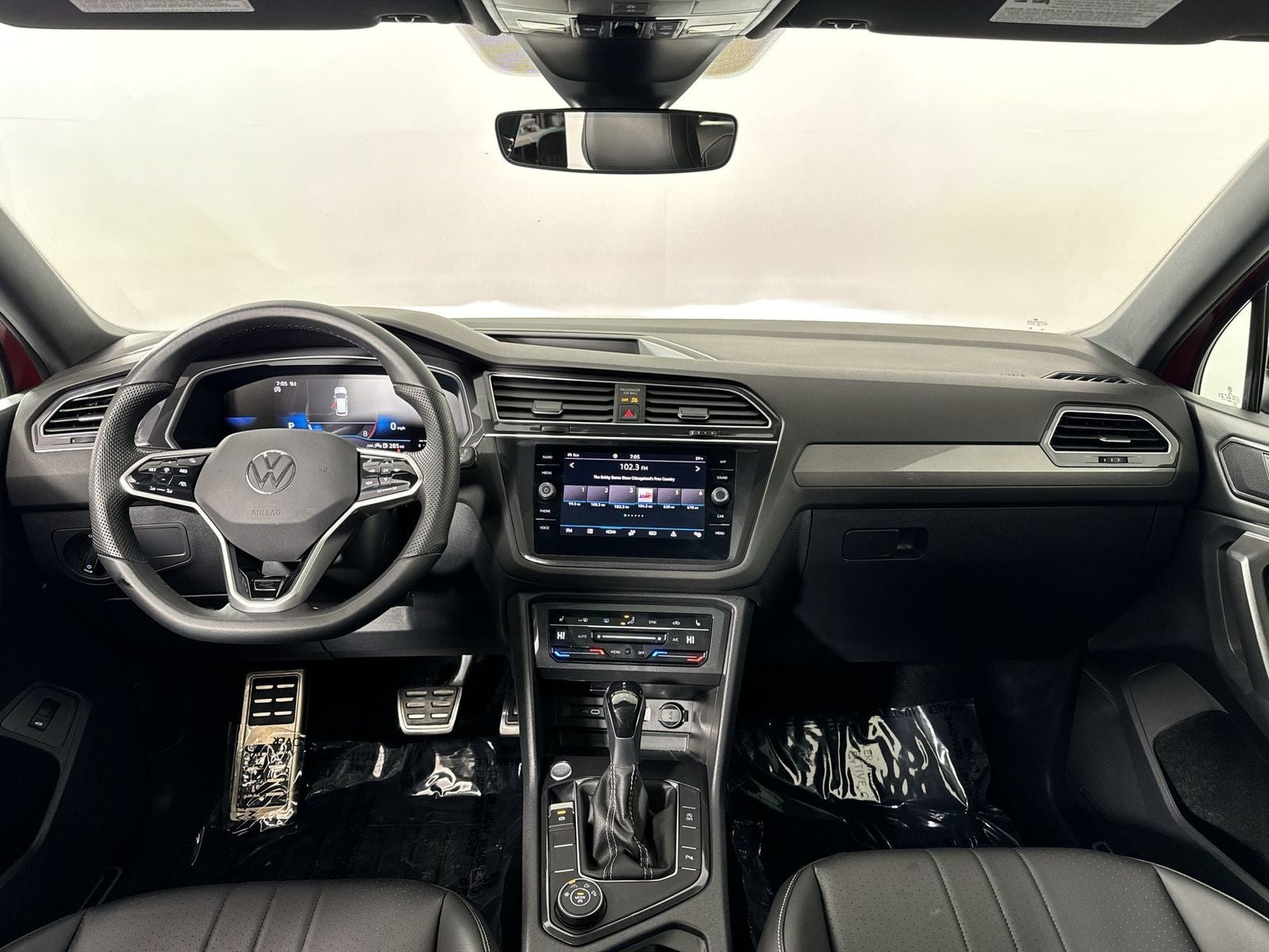 2024 Volkswagen Tiguan 2.0T SE R-Line Black