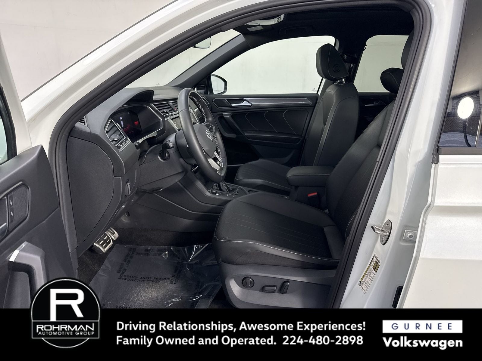 2023 Volkswagen Tiguan 2.0T SE R-Line Black