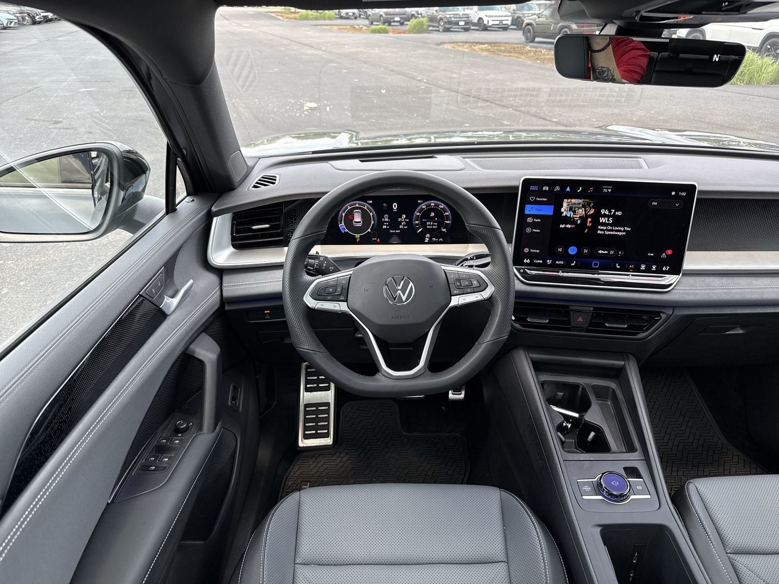 2025 Volkswagen Tiguan 2.0T SE R-Line Black