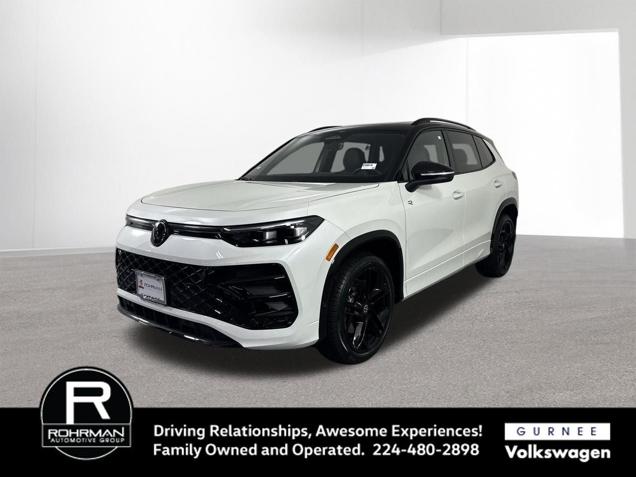 2026 Volkswagen Tiguan 2.0T SE R-Line Black 4Motion's photo