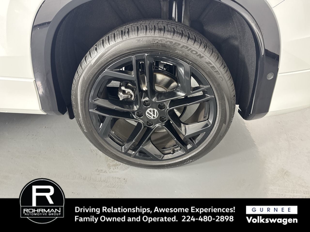 2026 Volkswagen Tiguan 2.0T SE R-Line Black