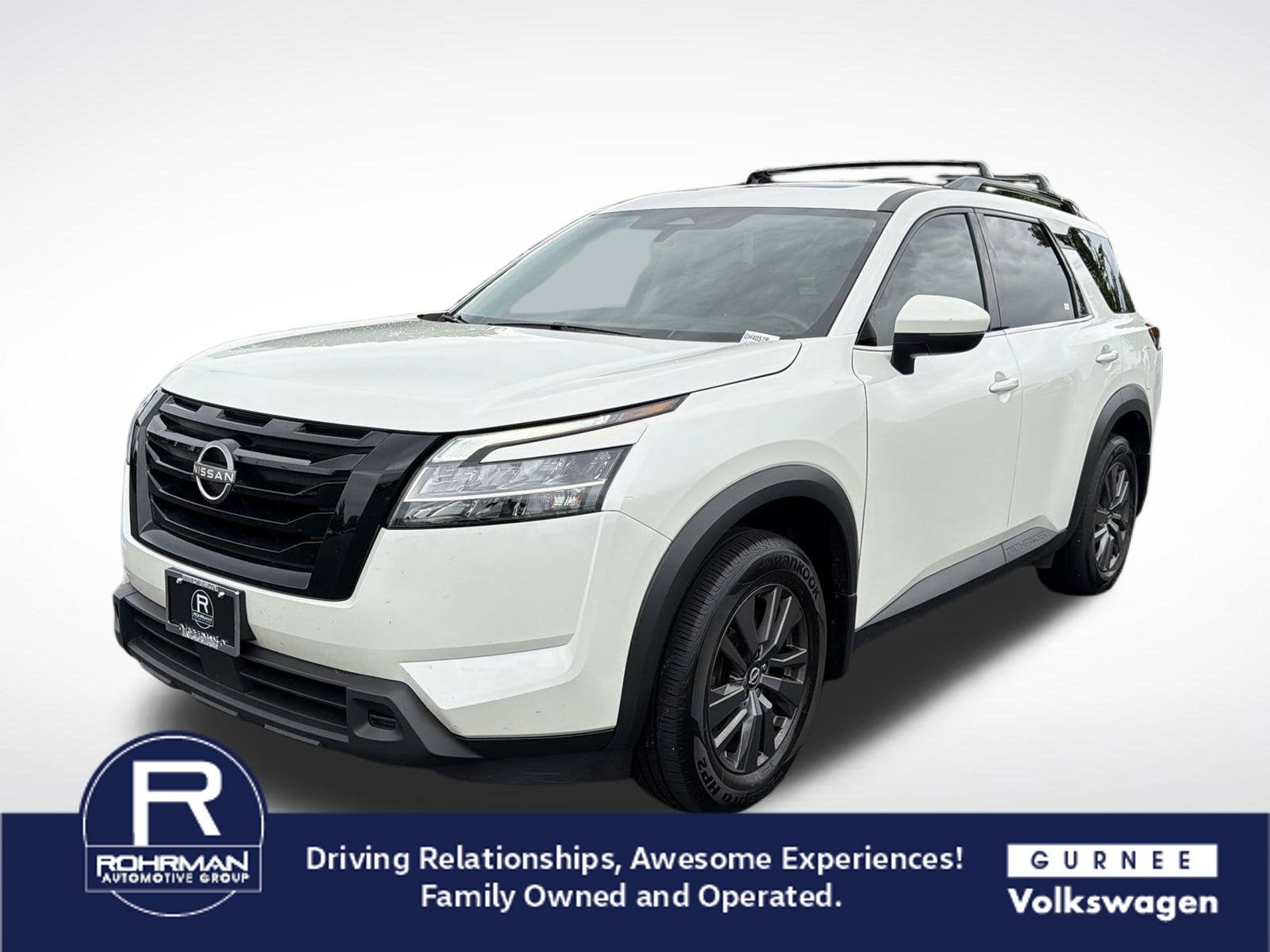 2022 Nissan Pathfinder SV