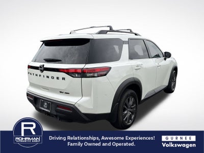 2022 Nissan Pathfinder SV