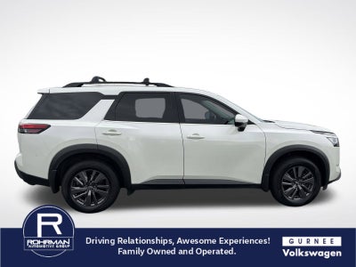 2022 Nissan Pathfinder SV