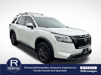 2022 Nissan Pathfinder SV