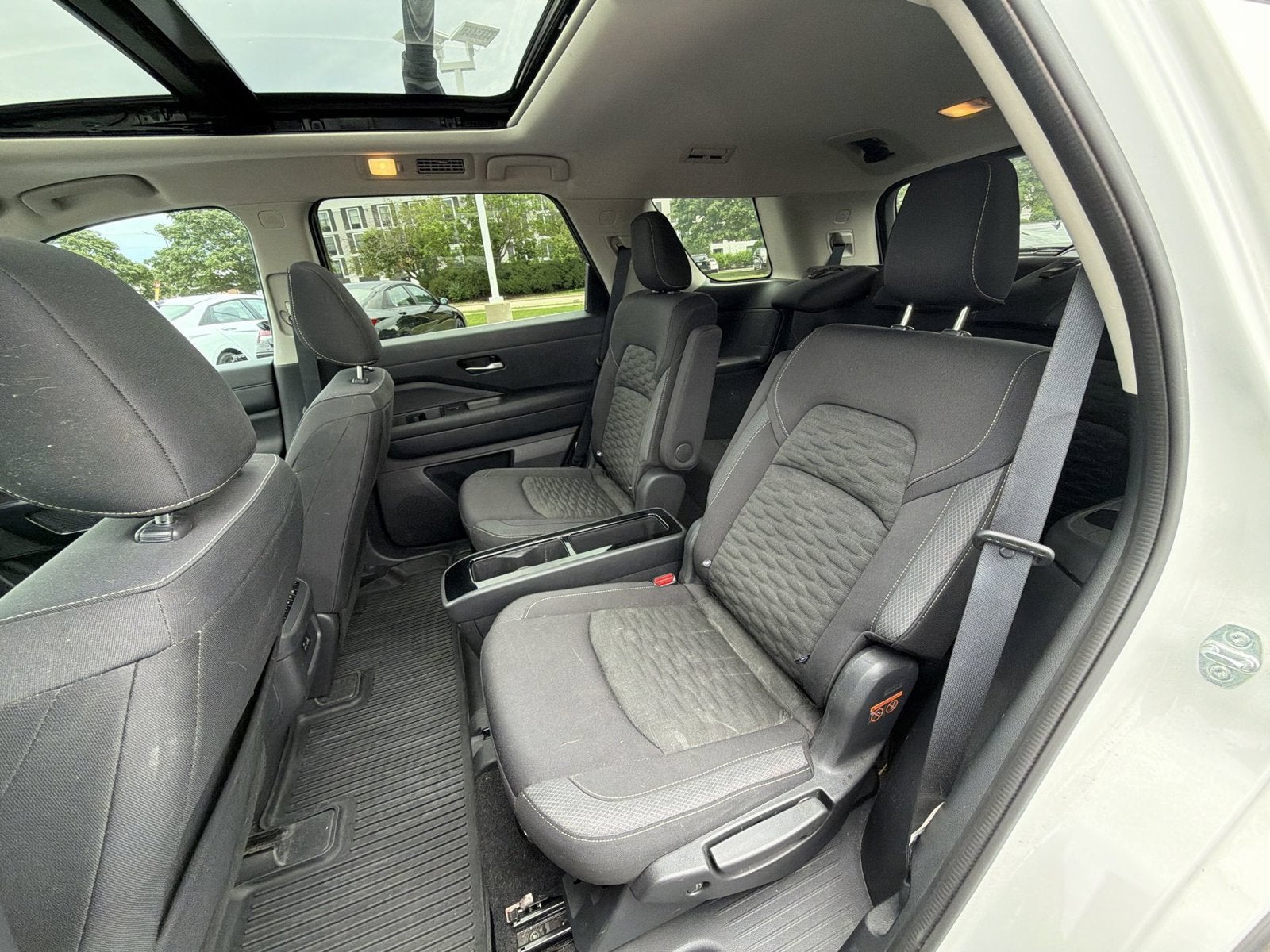 2022 Nissan Pathfinder SV
