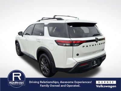 2022 Nissan Pathfinder SV