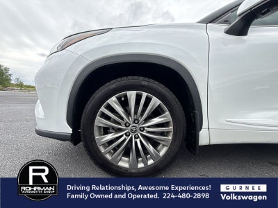 2022 Toyota Highlander Platinum