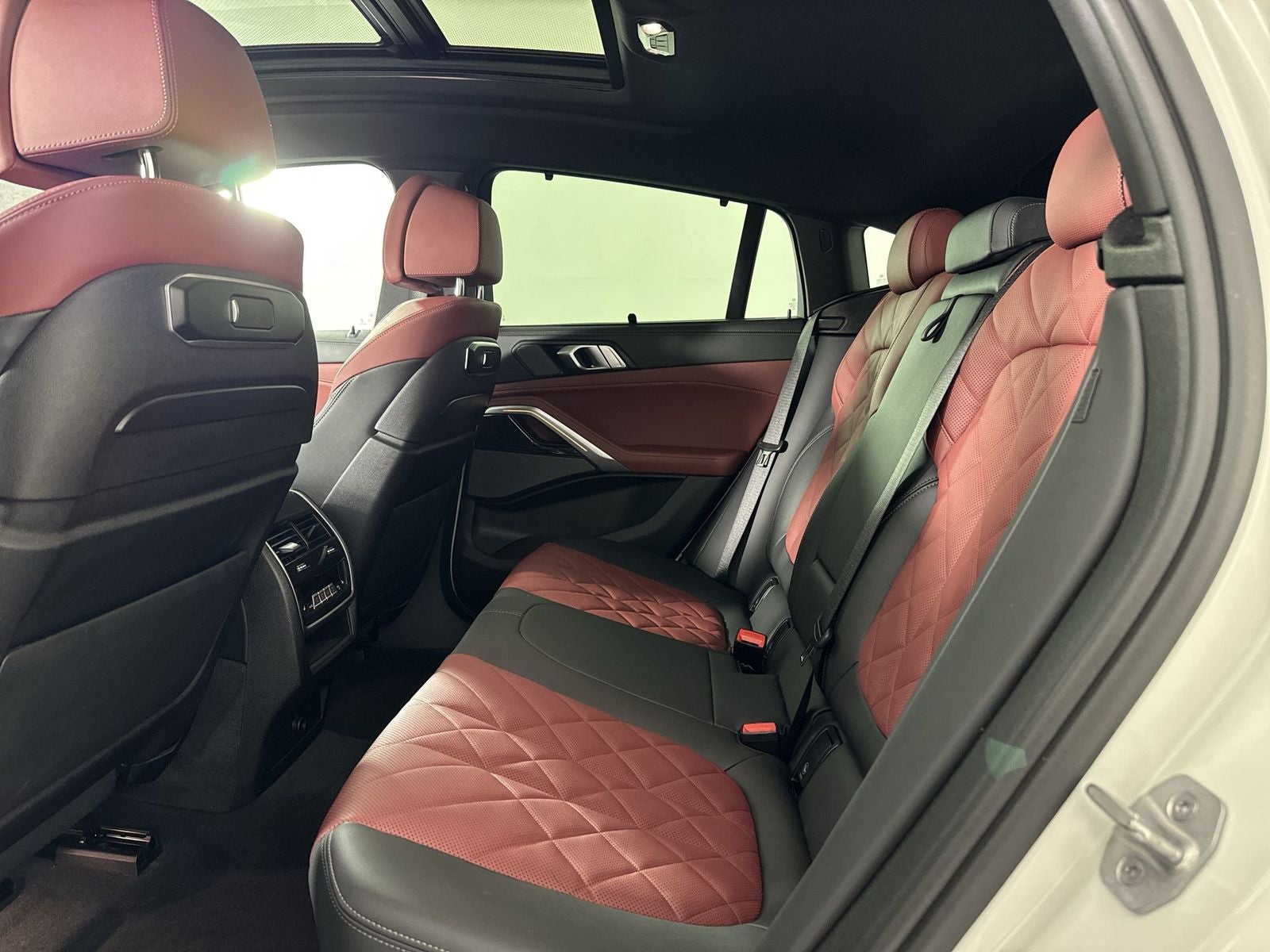 2024 BMW X6 M60i M Sport Executive Package