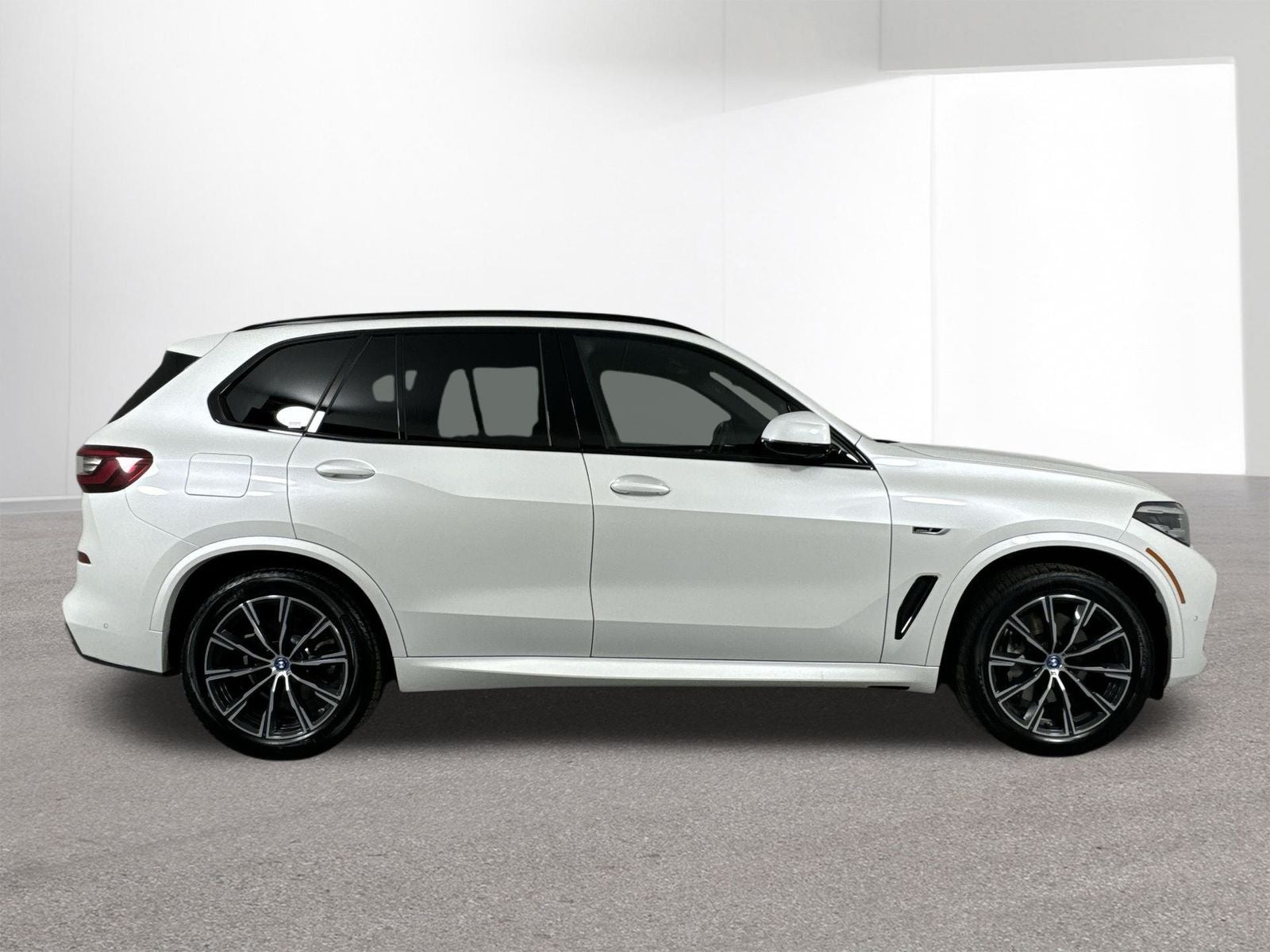 2023 BMW X5 xDrive45e M Sport