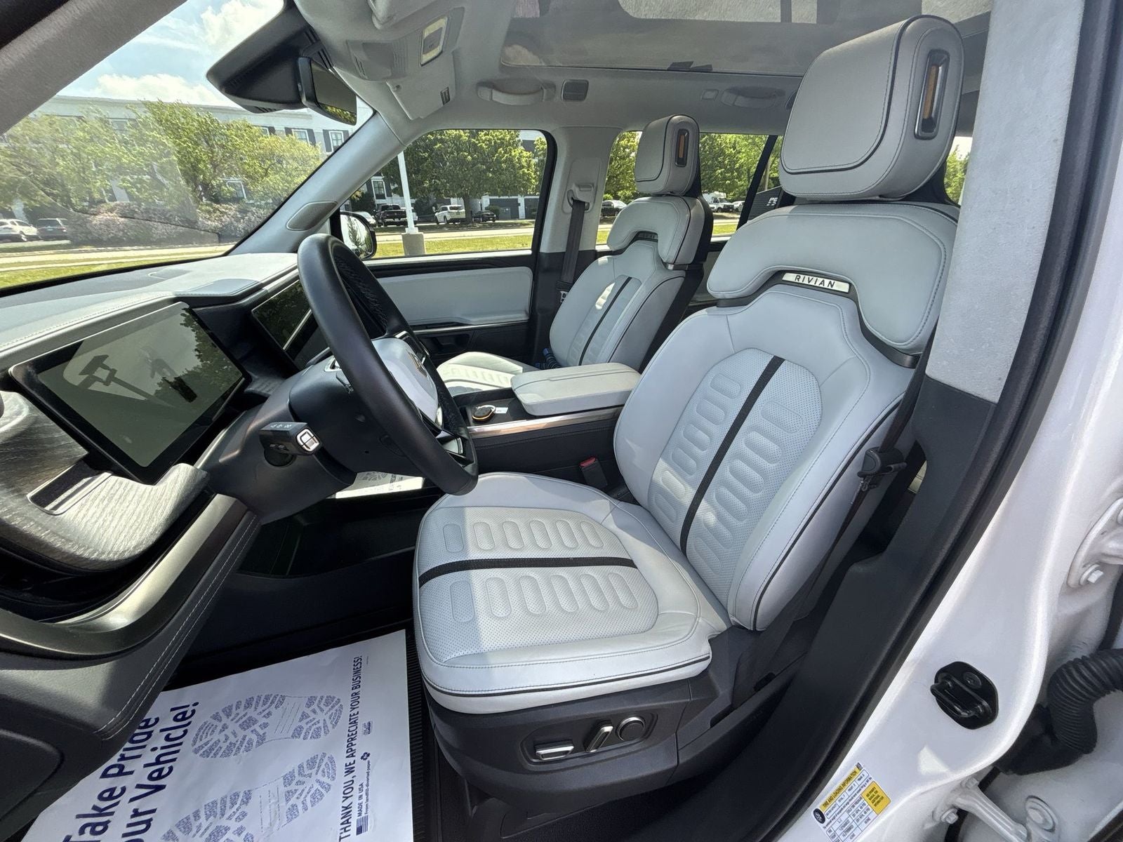 2023 Rivian R1S Adventure
