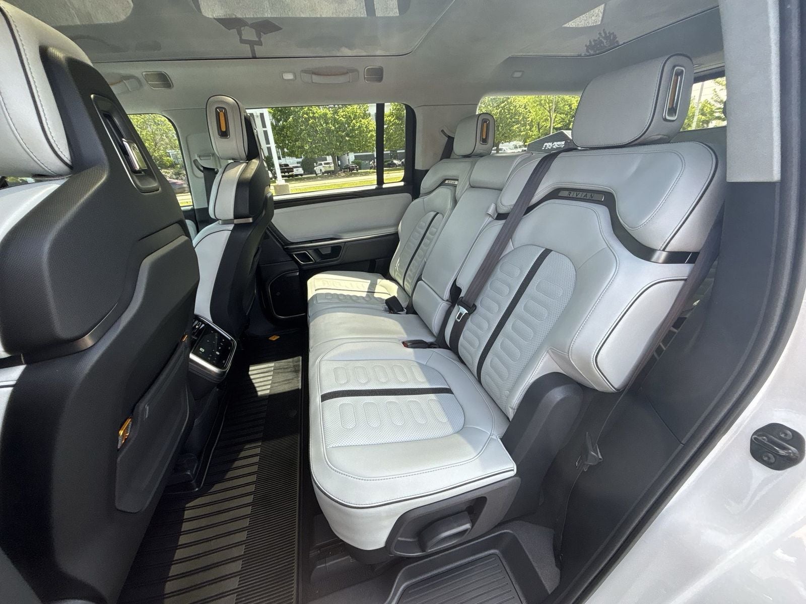 2023 Rivian R1S Adventure