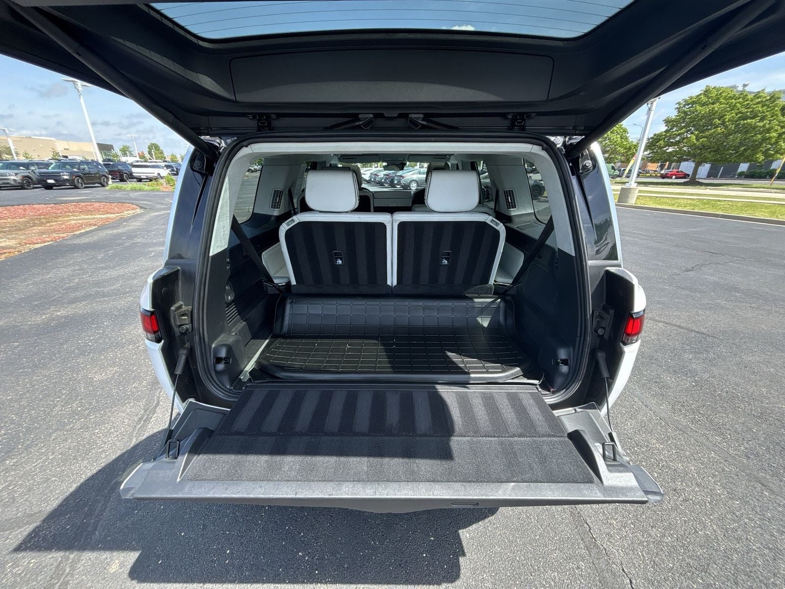 2023 Rivian R1S Adventure