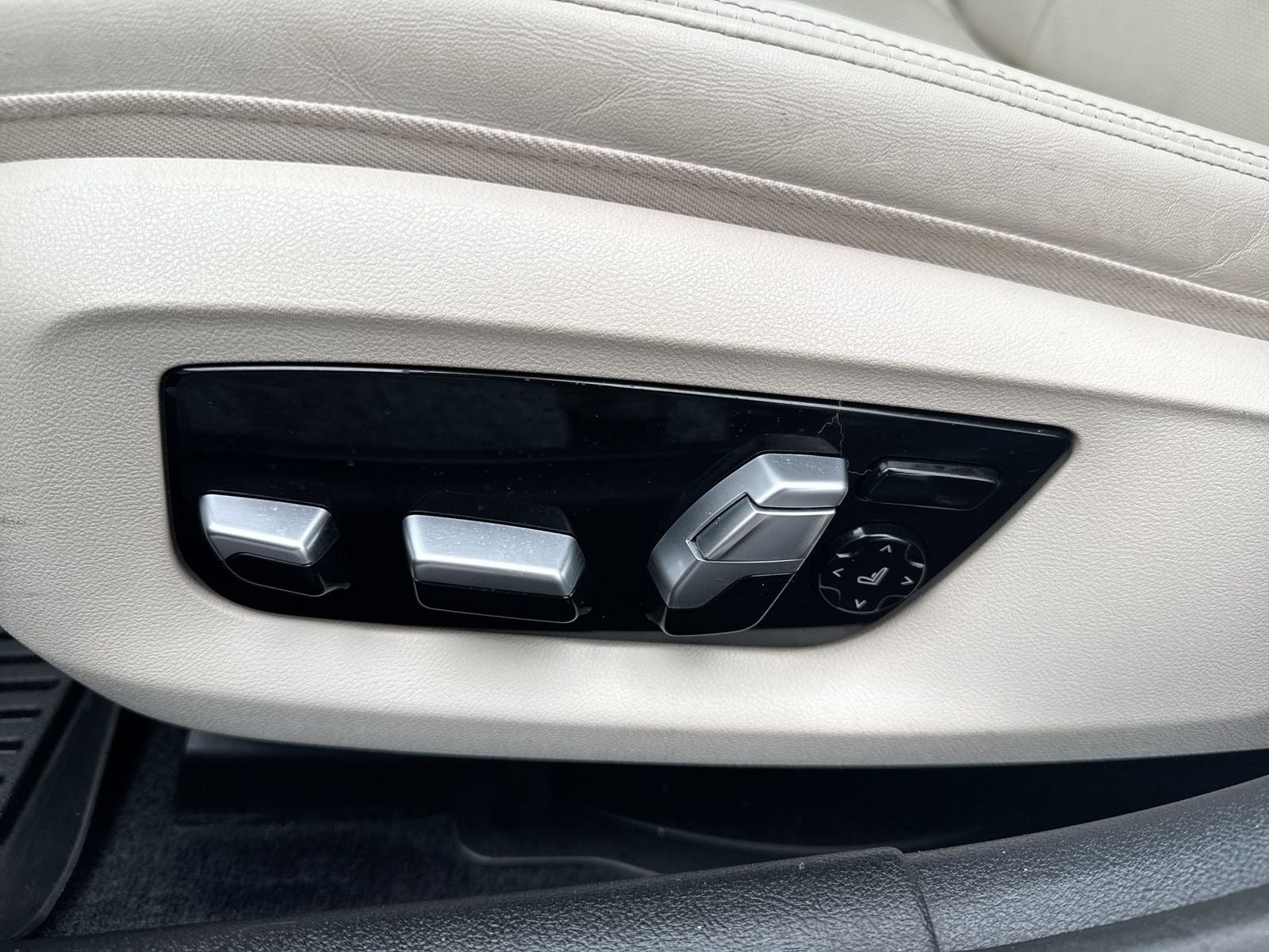 2021 BMW 5 Series M550i xDrive Driving Assistance/Premium Package